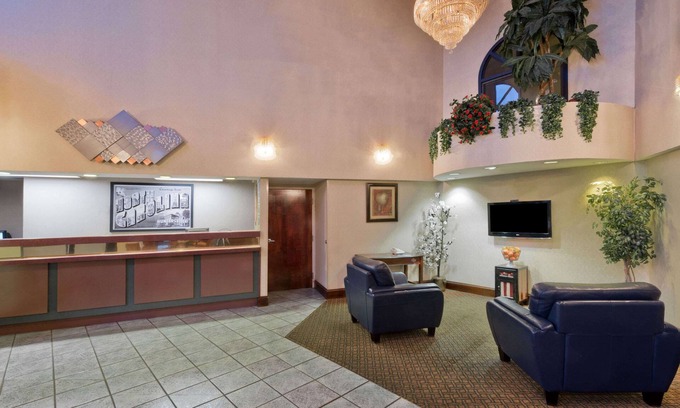 Huntersville Hotel | Super 8 by Wyndham Huntersville/Charlotte Area