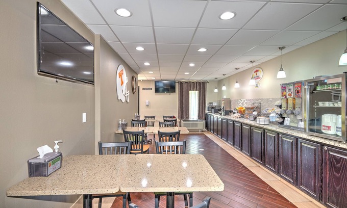 Farragut Hotel | Super 8 by Wyndham Knoxville West/Farragut