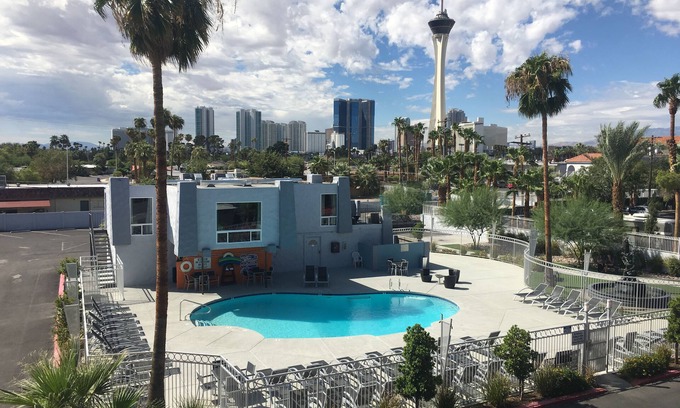Las Vegas Hotel | Super 8 by Wyndham Las Vegas North Strip/Fremont St. Area