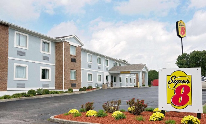 Lexington Hotel | Super 8 by Wyndham Lexington Hamburg Area