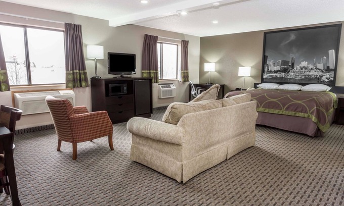 Mundelein Hotel | Super 8 by Wyndham Mundelein/Libertyville Area