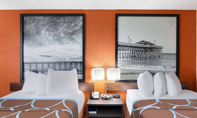 Myrtle Beach Hotel | Super 8 by Wyndham Myrtle Beach/Market Common Area