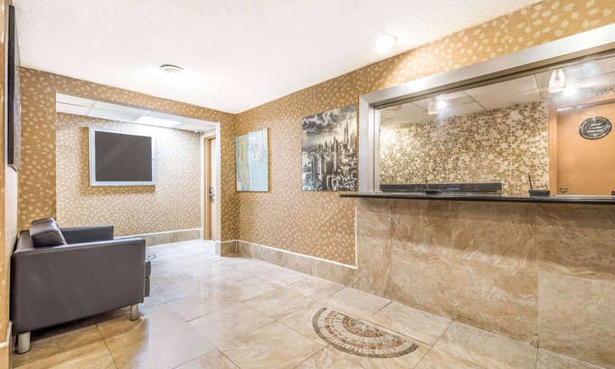North Bergen Hotel | Super 8 by Wyndham North Bergen NJ/NYC Area