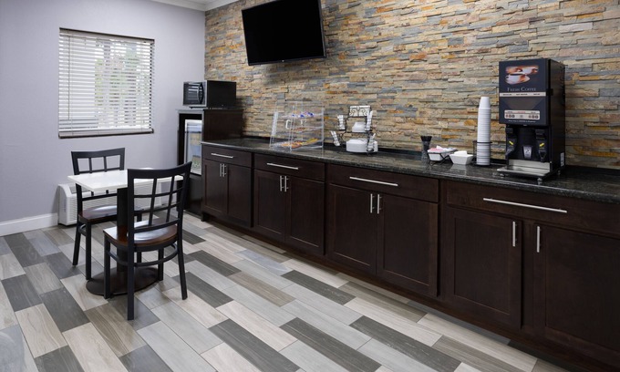 Perry Hotel | Super 8 by Wyndham Perry GA