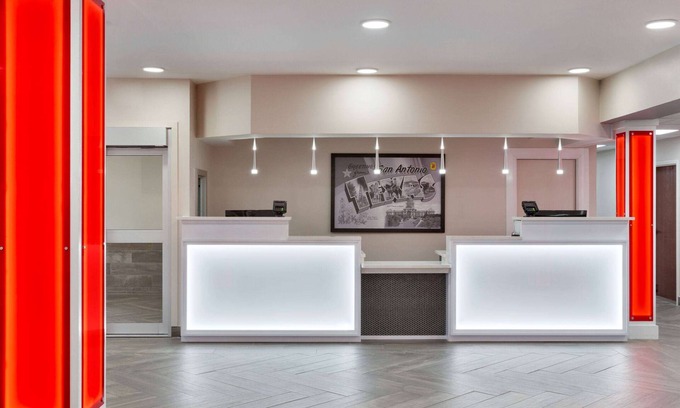 North San Antonio - SAT Hotel | Super 8 by Wyndham San Antonio Airport North