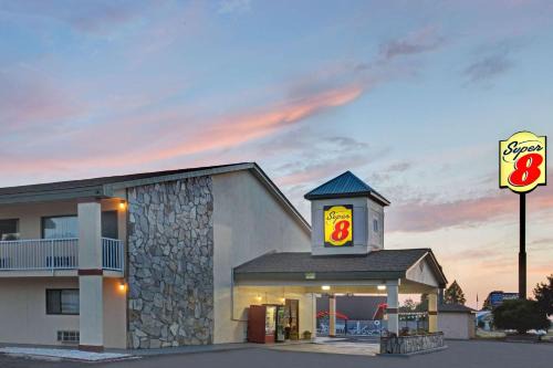 Shelby Hotel | Super 8 by Wyndham Shelby