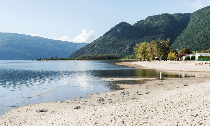 Sicamous Hotel | Super 8 by Wyndham Sicamous