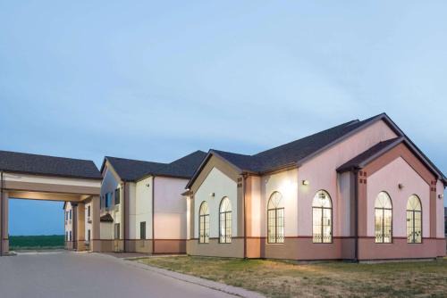 Sisseton Hotel | Super 8 by Wyndham Sisseton