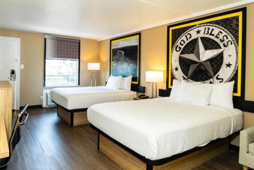Central City Hotel | Super 8 by Wyndham Corpus Christi Airport