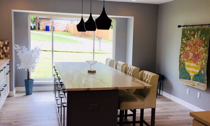 Norman House | Super close to campus and Lloyd Noble Center. Clean home with updated kitchen.