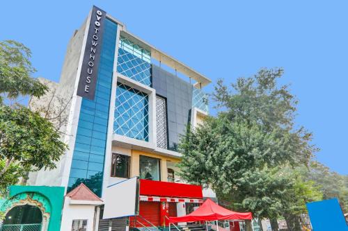 Kanpur Hotel | Super Collection O Hotel Blueline