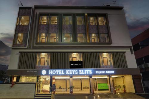 Vijayawada Hotel | Super Collection O KEYS ELITE