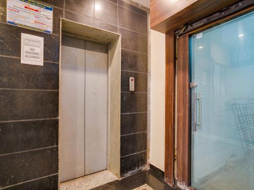 Hyderabad Hotel | Super Collection O PNR COMFORT KHAIRATABAD