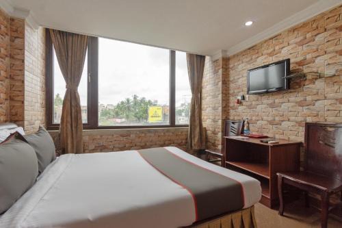Kolkata Hotel | Super Collection O Raj Darbar Near City Centre