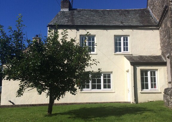 Orton Cottage | Super Cute Cottage Close to The Lake District