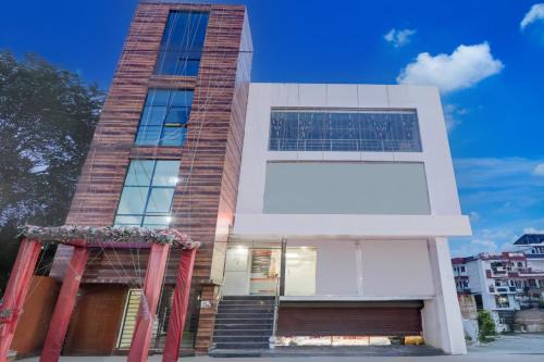 Mohangarh Hotel | Super Hotel O IIM Road Lucknow