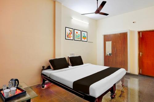 Latteri Hotel | Super Hotel O Poigai Near Airport