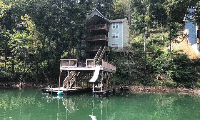 La Follette House | Super Location in Lakeside Estates-w/pool; basketball ct; walking tr; boat ramp