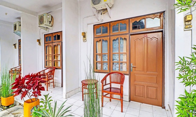 Buduk Hotel | Super OYO 1356 Gusti Residence