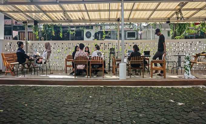 Bogor Tengah Hotel | Super OYO 92134 Bogor Guest House