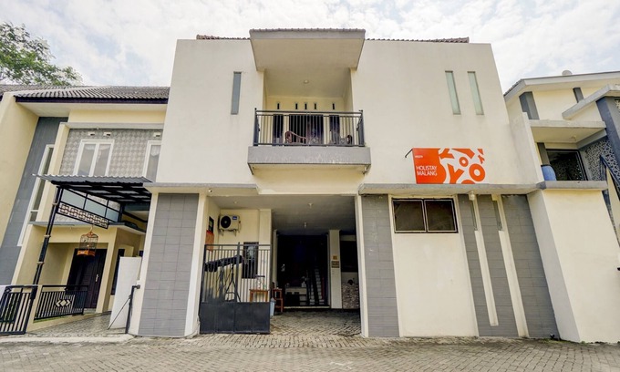 Blimbing Hotel | SUPER OYO Flagship 90502 Holistay Malang New