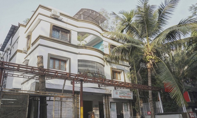 Pune Hotel | Super OYO Townhouse 749 The Upper Room