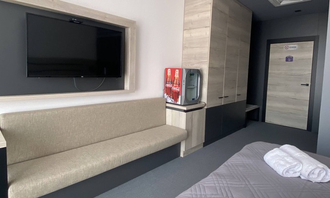 Banovo brdo Hotel | Super Seven Inn