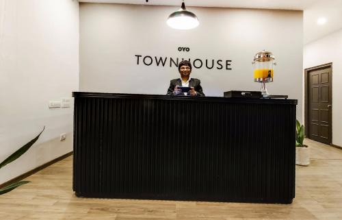 Hyderabad Hotel | Super Townhouse De Alphabet