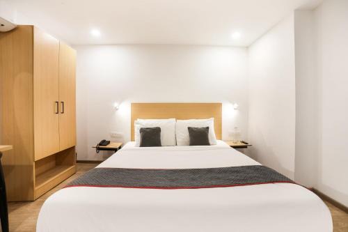 South West Hotel | Super Townhouse Dilshad Garden Near Dilshad Garden Metro Station