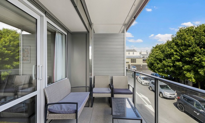 Eden Terrace Apartment | Superb 2BR Aprt in Central City - Wifi