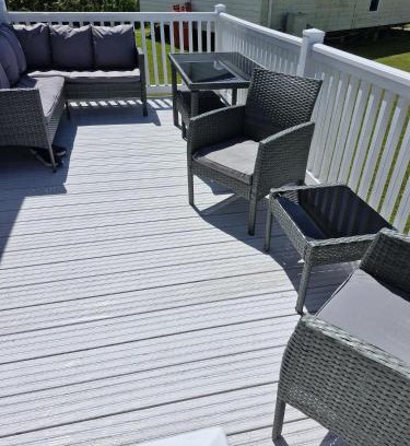 Kessingland Other | Superb 8 Berth Caravan With Decking At Kessingland Beach Ref 90018Bv