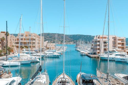 La Faviere Apartment | Superb apartment on the port of Favière