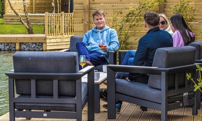 Laceby Ski Chalet | Superb bespoke lodge with four bedrooms sleeping up to ten people.