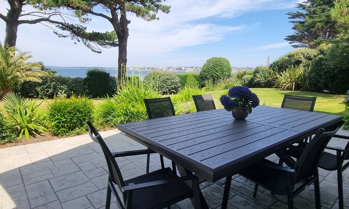 Concarneau Villa | Superb Breton house facing the sea, direct access to a beautiful little cove