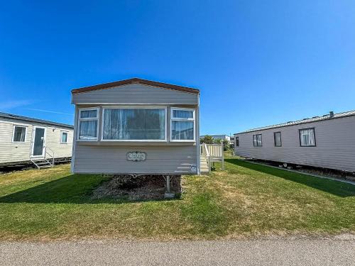 Kessingland Other | Superb Caravan By The Seaside In Kessingland, Suffolk Ref 90040Sg