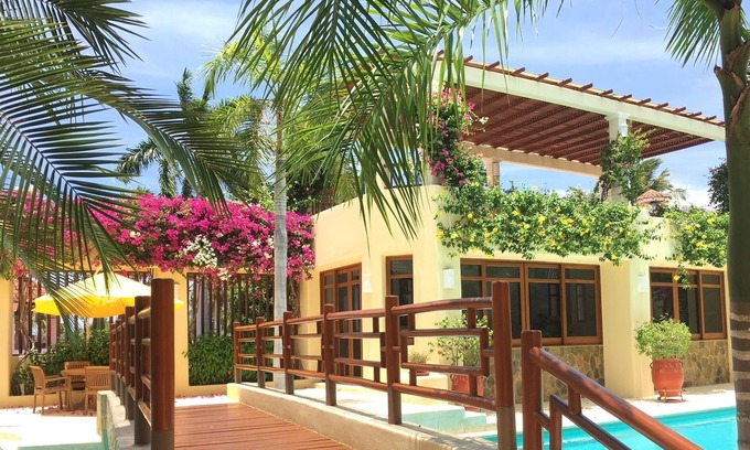 P Chahue Apartment | SUPERB CONTEMPORARY CONDO WITH POOL AND 4 MIN FROM CHAHUE BEACH