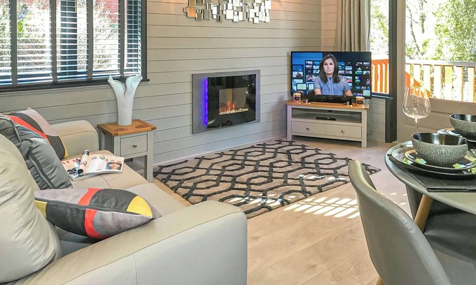 Bethesda Ski Chalet | Superb contemporary one bedroom lodge with one double.