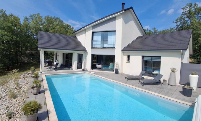 Chasteaux House | Superb contemporary villa 160m2 swimming pool, 2000m from the lake of Causse.en Correze