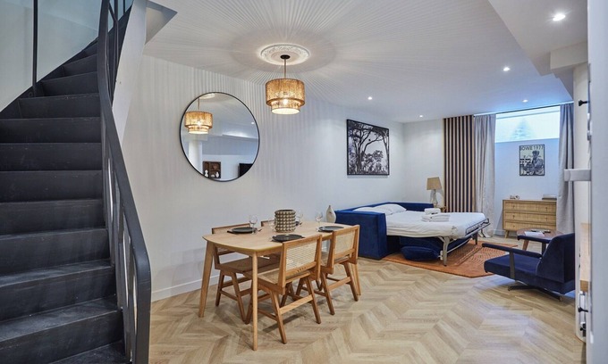 Quartier du Mail Apartment | Superb Duplex Apartment Center of Paris
