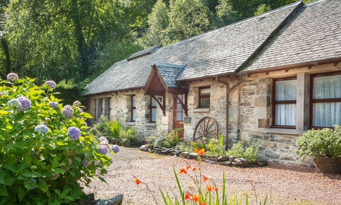 Luss Cottage | Superb, Luxury Holiday Cottage in Luss, Loch Lomond National Park