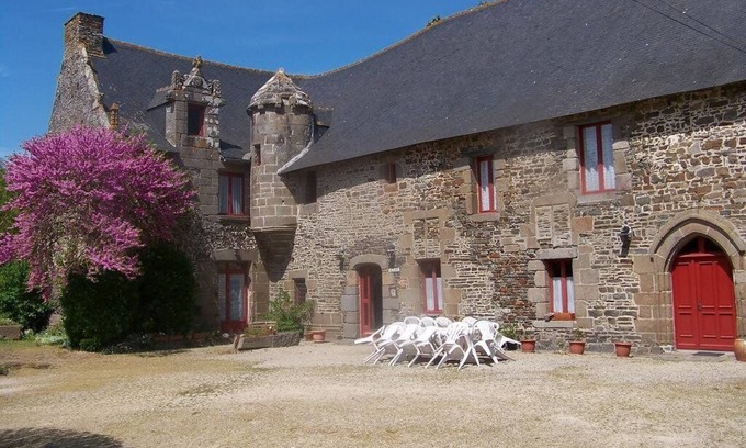 Roz-Landrieux House | Superb manor house, green and quiet, in the center of tourist activities