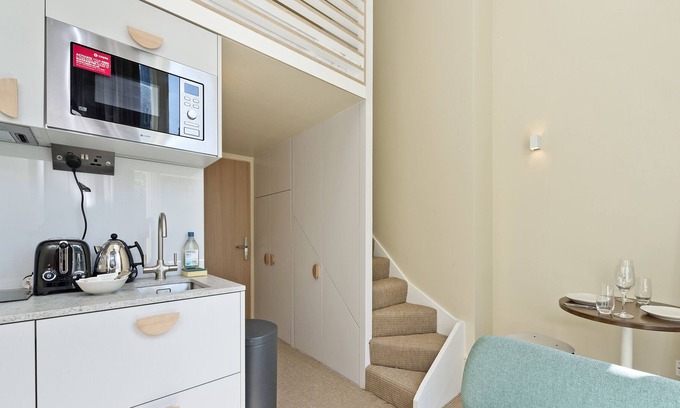 Camden Town with Primrose Hill Apartment | Superb Mezzanine Apartment Near Regents Park