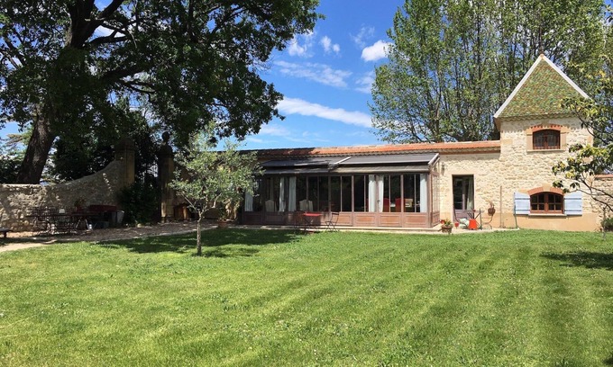 Le Puy-Sainte-Reparade House | Superb outbuilding 136 m2 in prestigious property with swimming pool
