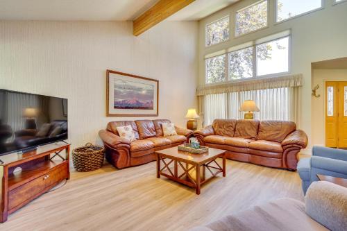 South Snyderville Basin House | Superb Park City Escape with Deck, Walk to Ski Lift!