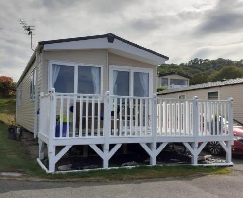 New Quay Ski Chalet | Superb position 2 bedroom Caravan Newquay Wales