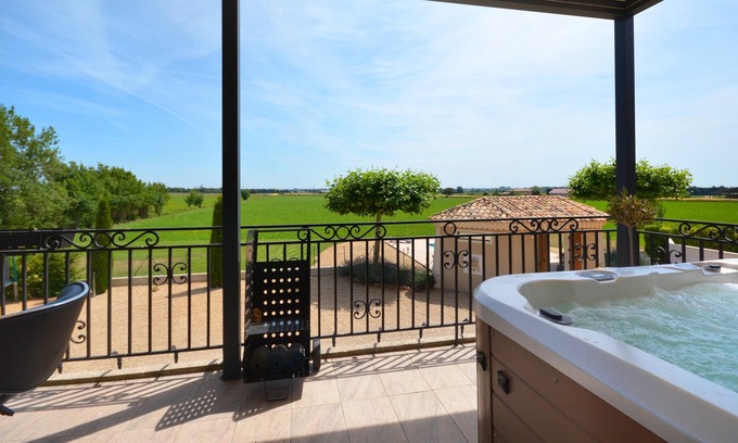 Arles Villa | Superb provencal villa with heated pool in Moulès, in Camargue - 12 persons