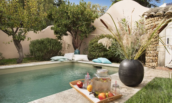 Paluds de Noves House | Superb suite in a villa with private pool - by feelluxuryholidays