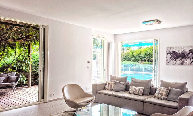 Barbizon Villa | Superb Villa in Barbizon , Superb Villa with Private Pool and tennis