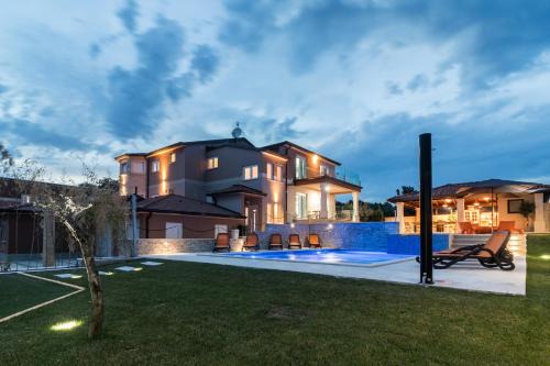 Valtura Villa | Superb villa Maxima with private pool, sauna, jacuzzi, playground for up to 18 persons, extra pool heating available