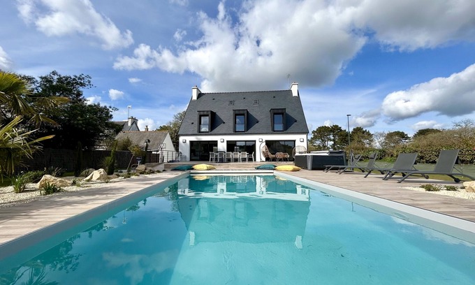 Fouesnant Villa | Superbe Villa Avec Piscine Proche de la Plage